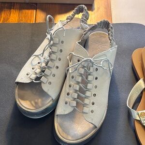 Elegant Women's Italian leather Sneakers Henry Beguelin